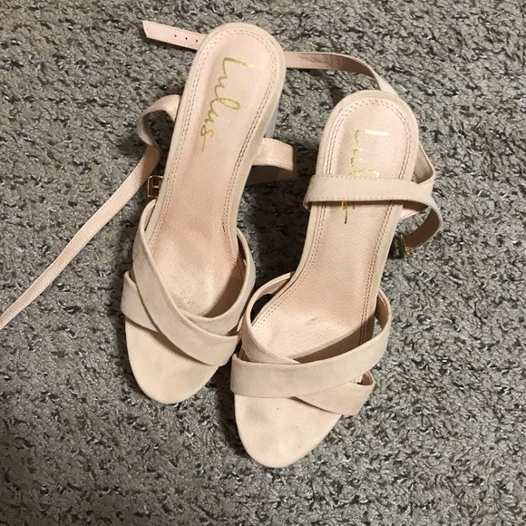 Beige heels size 8 1/2 - Picture 2 of 2